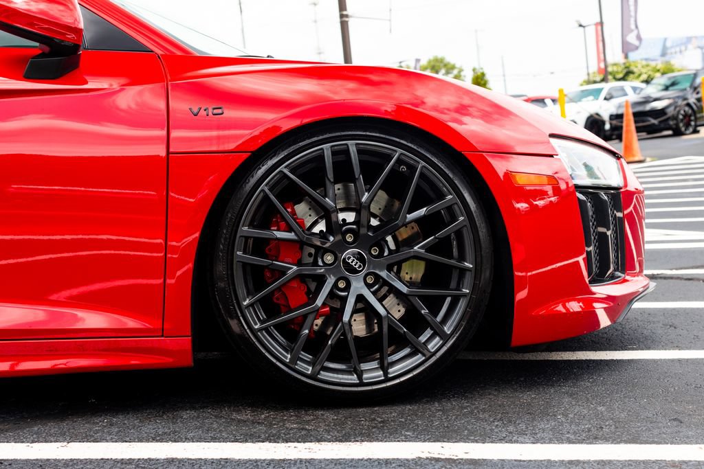 Used 2017 Audi R8 V10 w/ Carbon Exterior Package AWD/4WD image 11