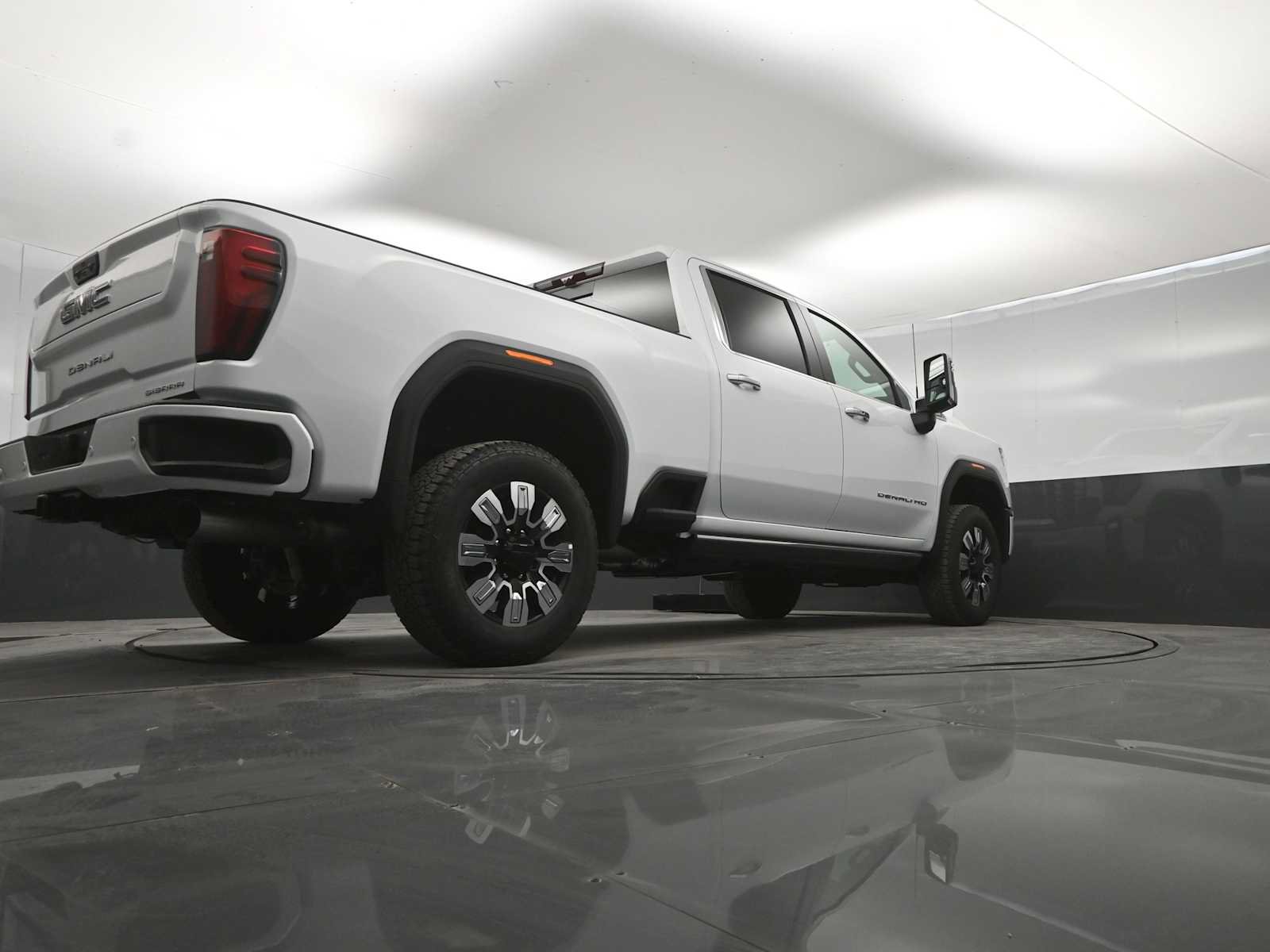 New 2026 GMC Sierra 2500 Denali w/ Denali Reserve Package AWD/4WD image 40