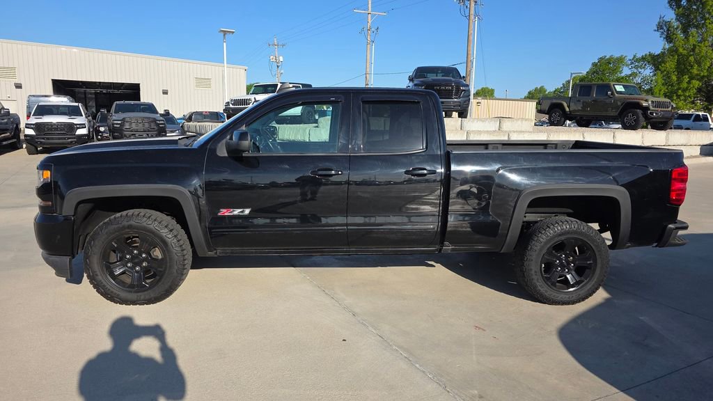 Used 2019 Chevrolet Silverado 1500 LT w/ All Star Edition image 2