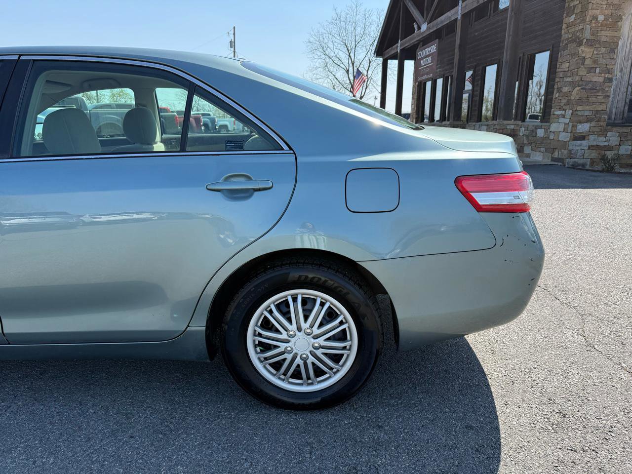 Used 2011 Toyota Camry LE image 29
