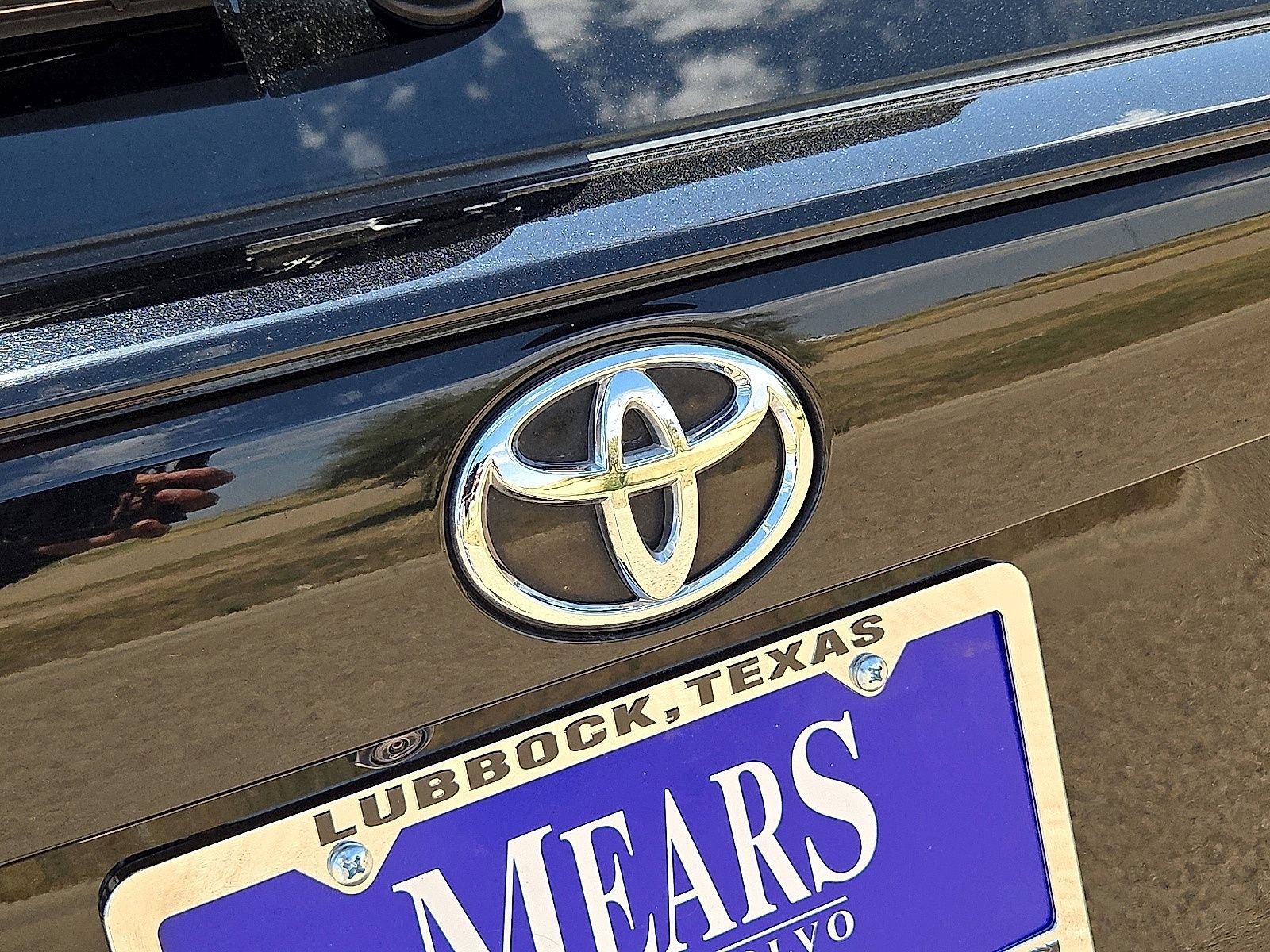 Used 2025 Toyota RAV4 LE AWD/4WD image 12