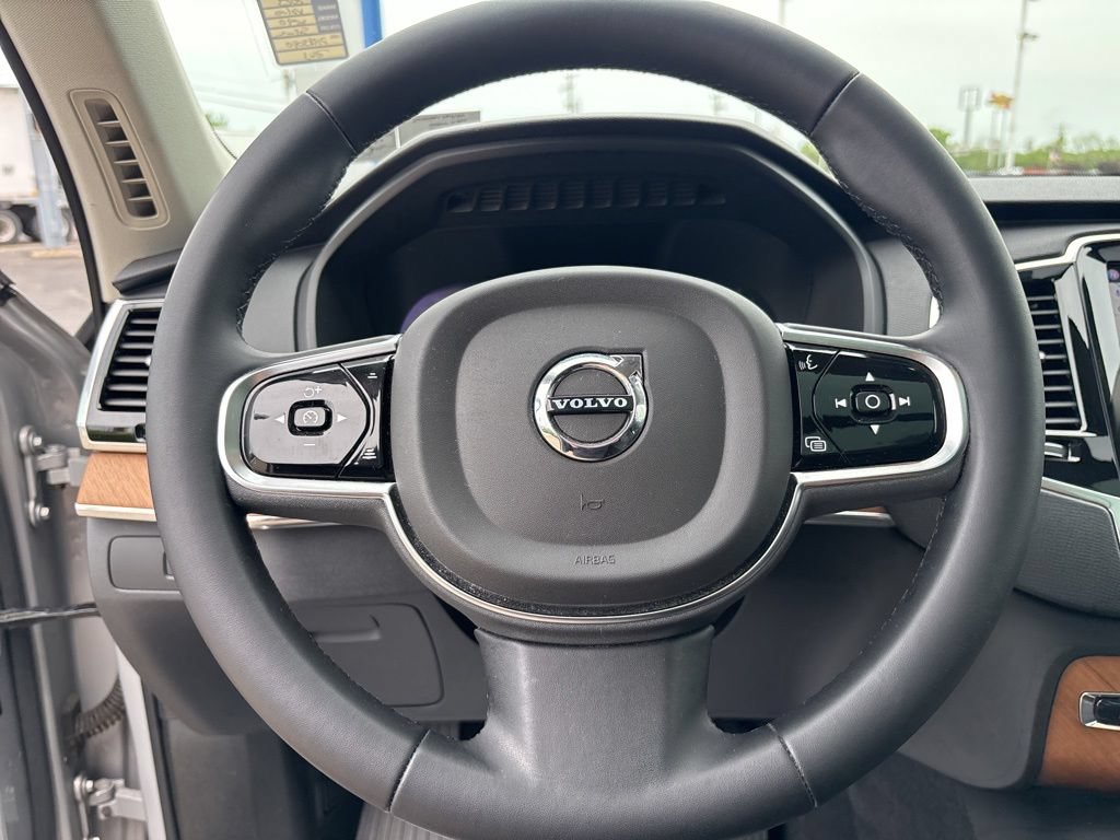Certified 2023 Volvo XC90 B5 Plus w/ Protection Package Premier AWD/4WD image 19
