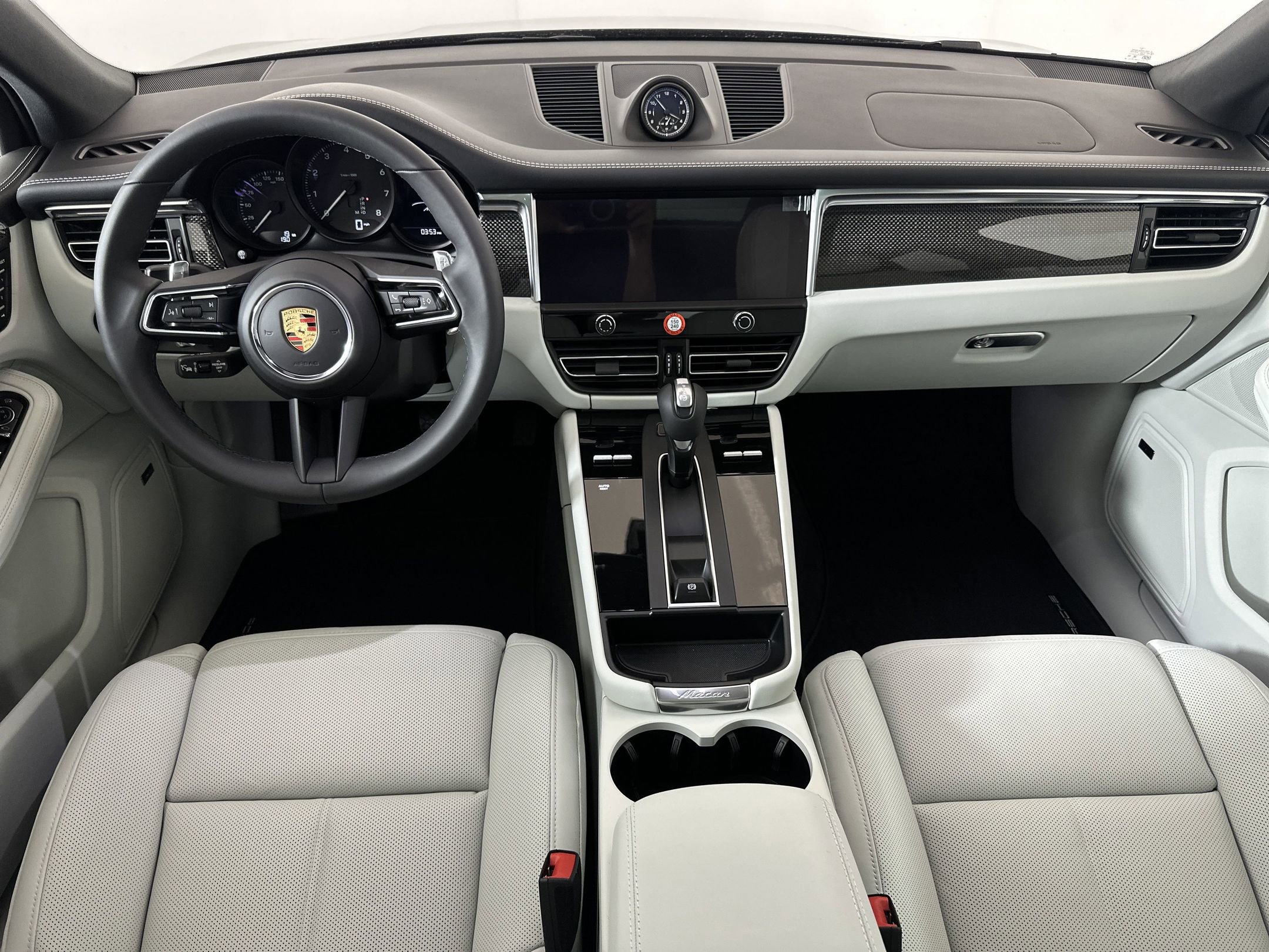 Certified 2025 Porsche Macan image 19