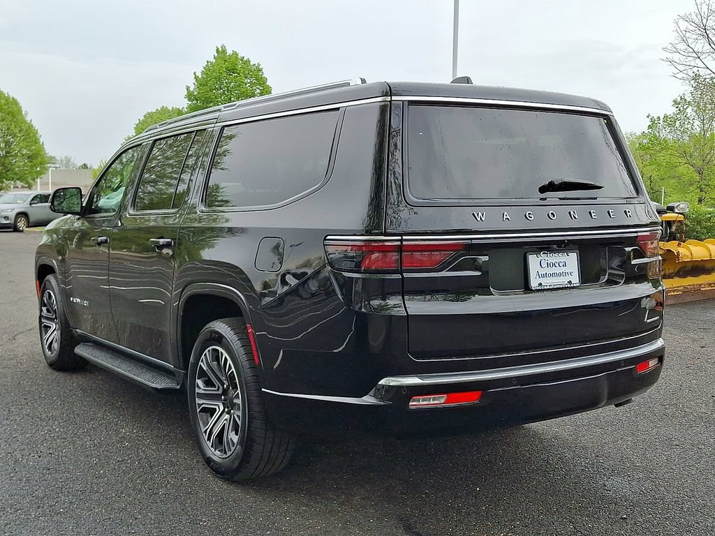 Used 2024 Jeep Wagoneer L Series II w/ Flexible Seating Group AWD/4WD image 7
