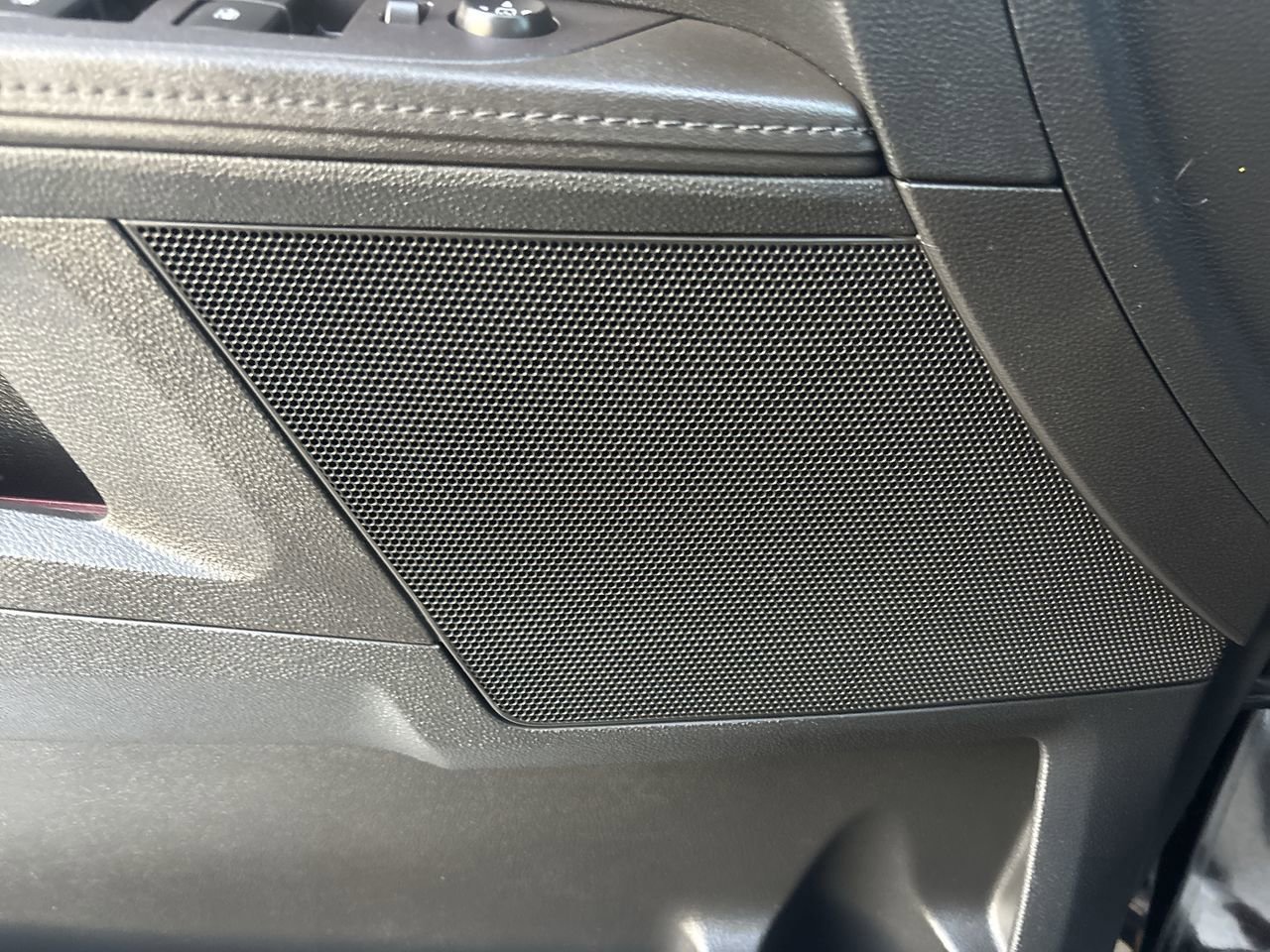 Used 2017 Chevrolet Equinox LS image 13