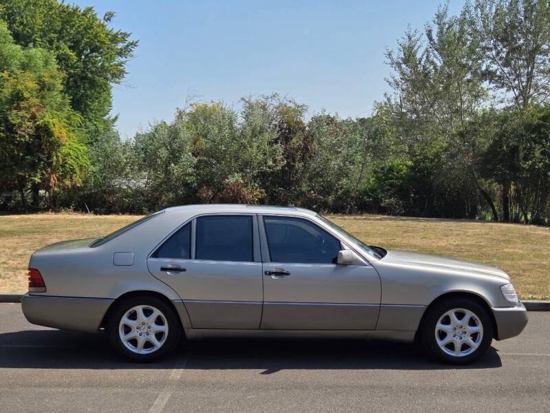 Used 1993 Mercedes-Benz 300 SD Sedan image 12