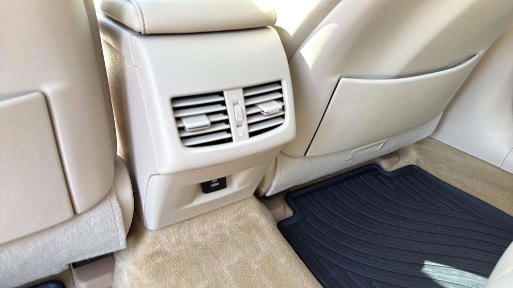 Used 2014 Lexus ES 350 w/ Luxury Package FWD image 17