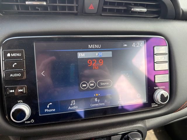 Used 2022 Nissan Kicks SR w/ Premium Package FWD image 12