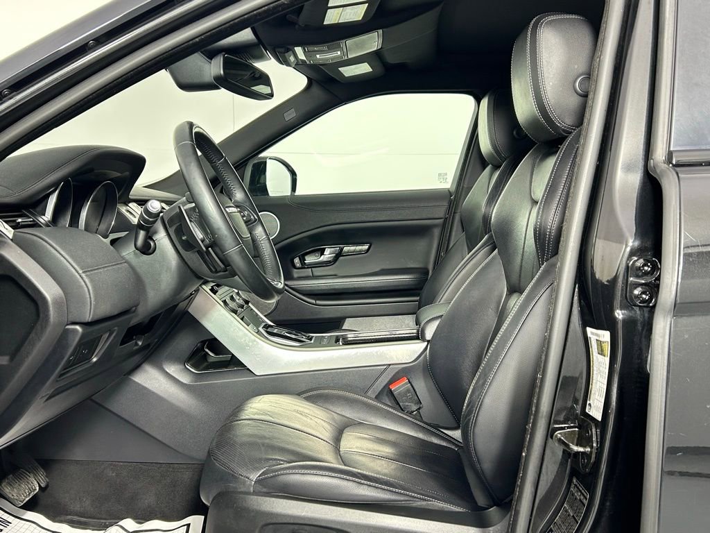 Used 2017 Land Rover Range Rover Evoque SE Premium image 32