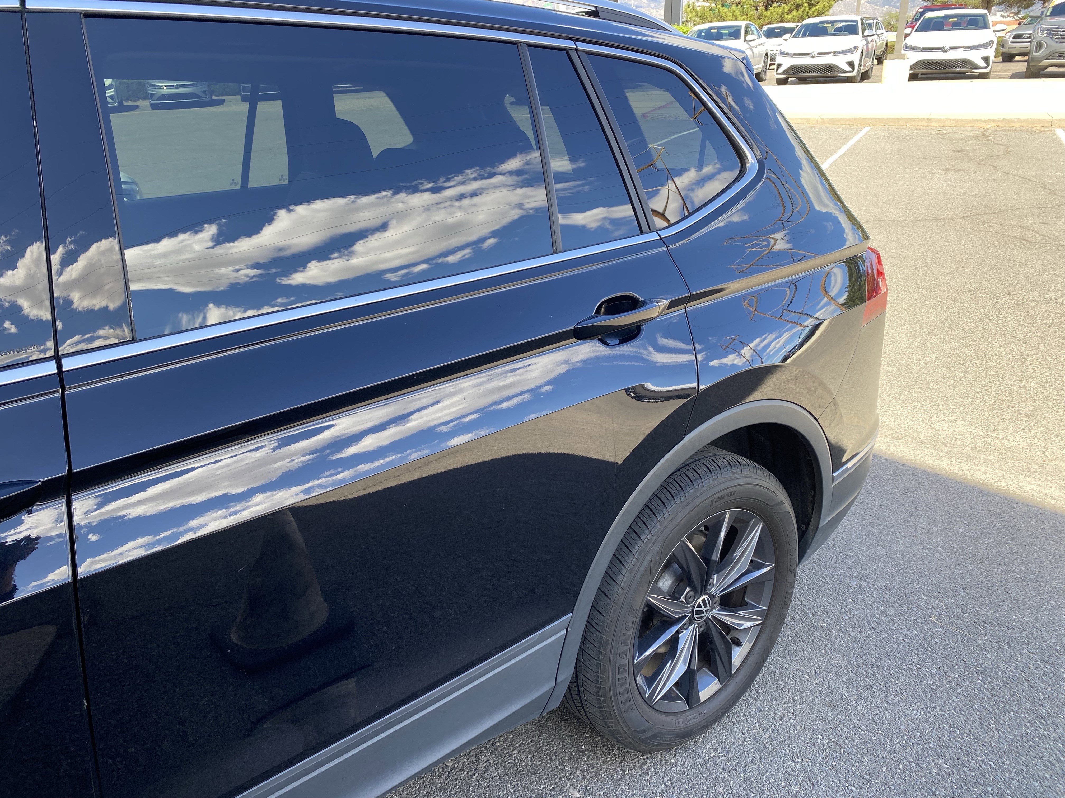 Used 2022 Volkswagen Tiguan SE w/ Panoramic Sunroof Package FWD image 47