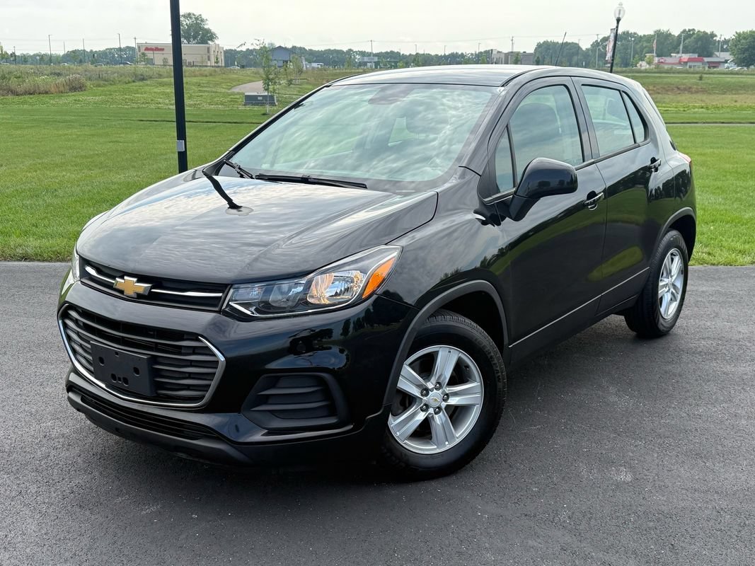Used 2020 Chevrolet Trax LS FWD image 1