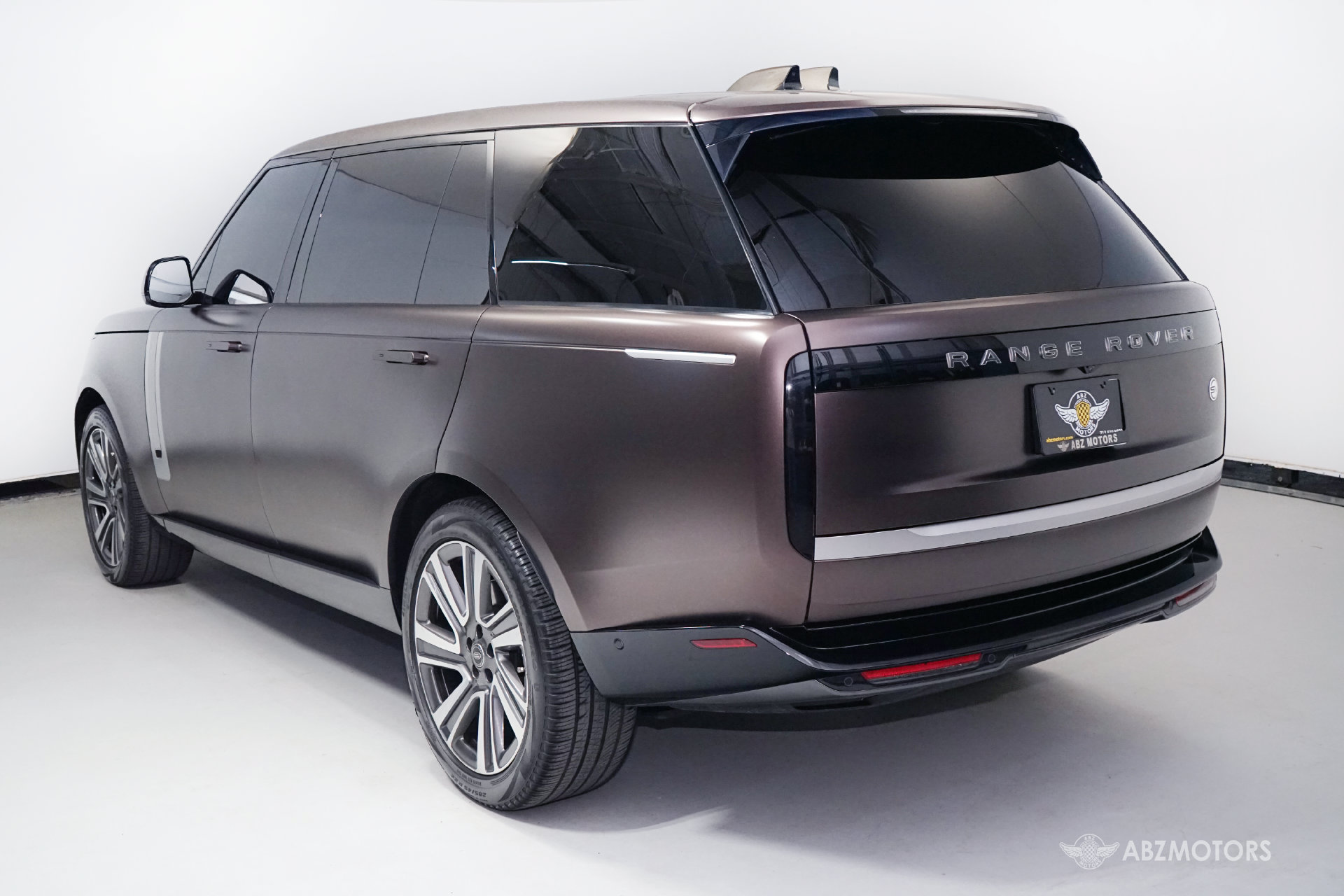 Used 2023 Land Rover Range Rover SV AWD/4WD image 6