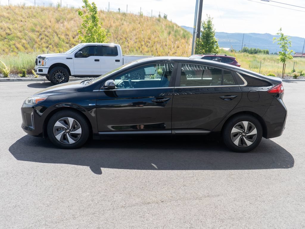 Used 2017 Hyundai Ioniq SEL FWD image 4