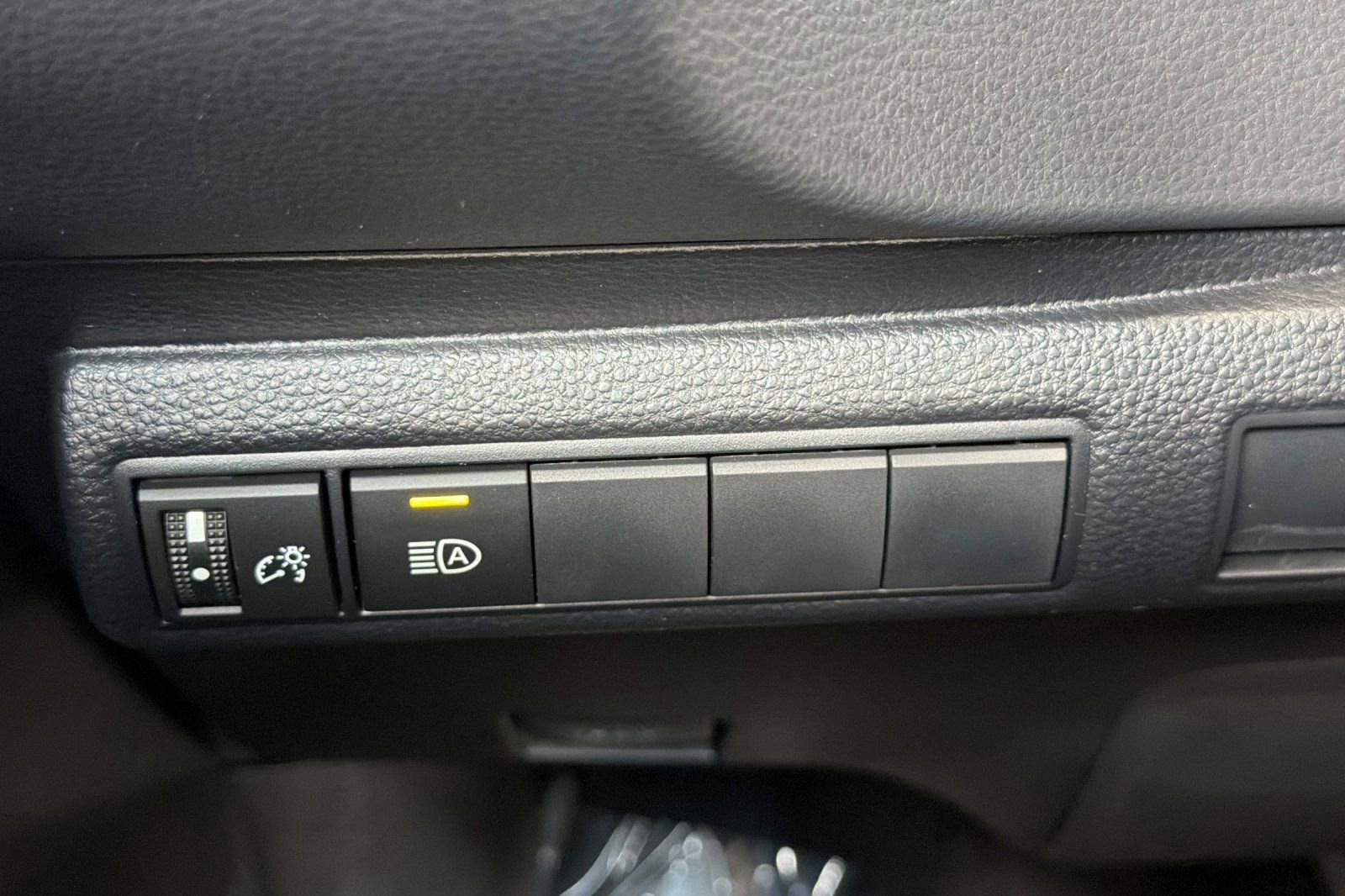 Used 2026 Toyota Corolla LE FWD image 30