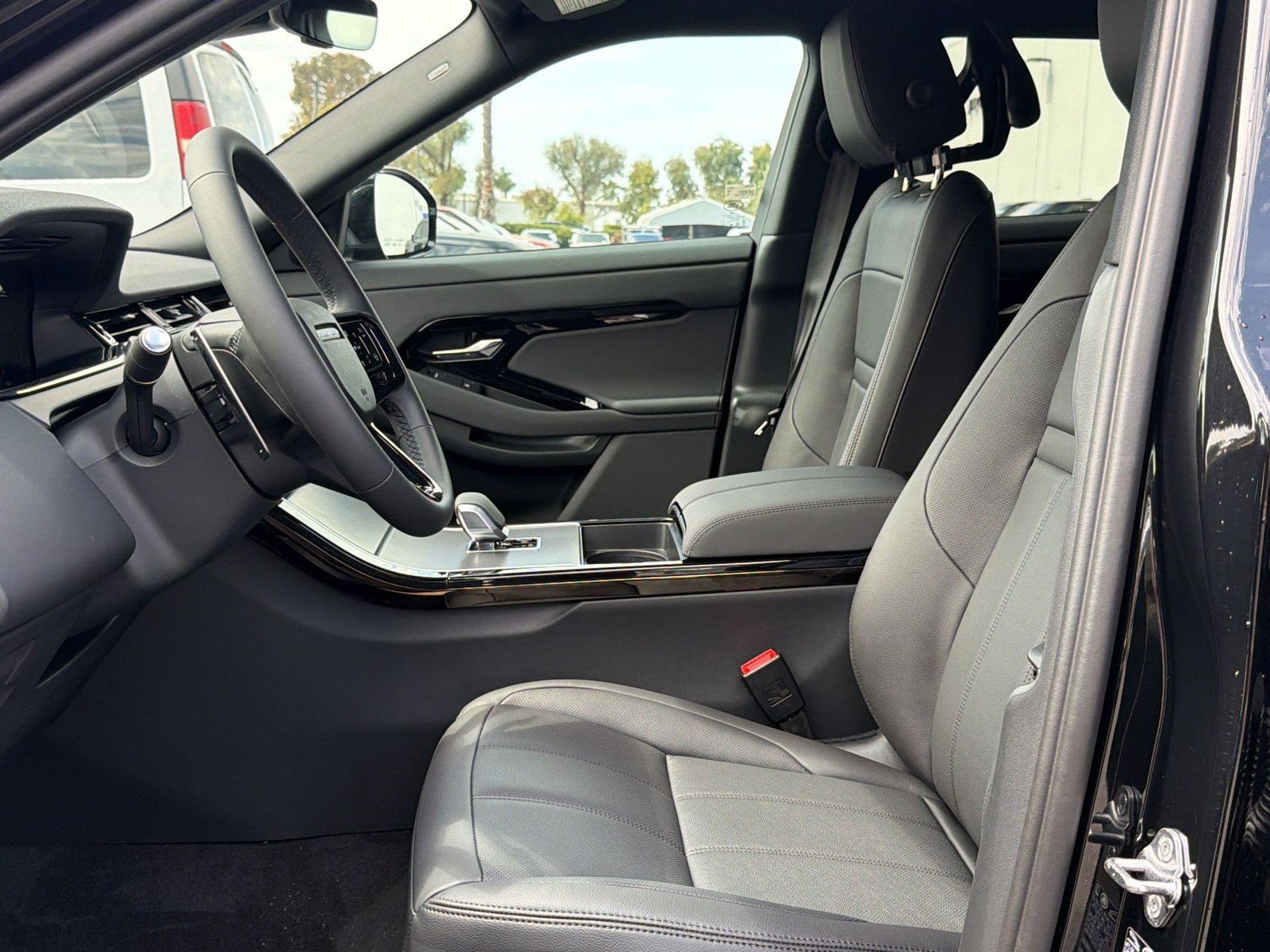 New 2026 Land Rover Range Rover Evoque S AWD/4WD image 5