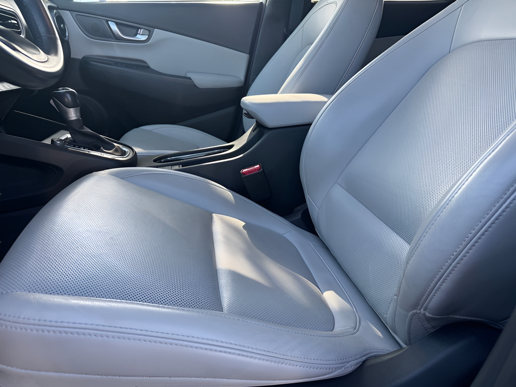 Used 2023 Hyundai Kona Limited AWD/4WD image 18