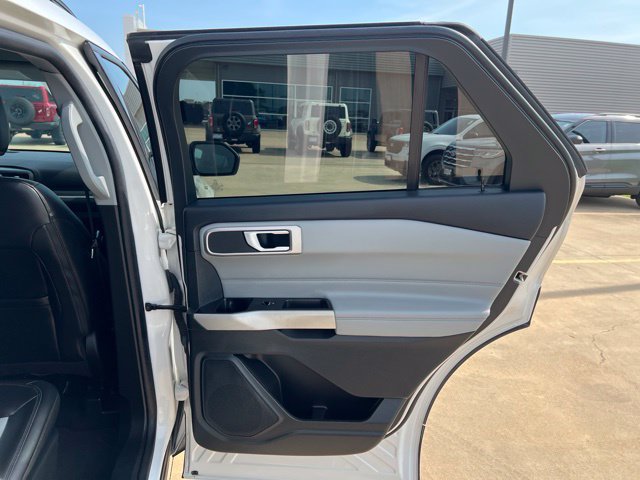 Used 2023 Ford Explorer XLT w/ Equipment Group 202A AWD/4WD image 20