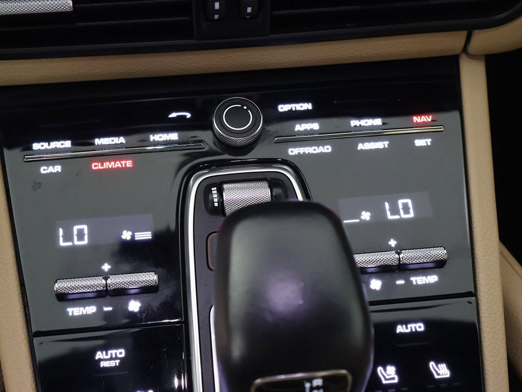 Used 2023 Porsche Cayenne Platinum Edition image 47