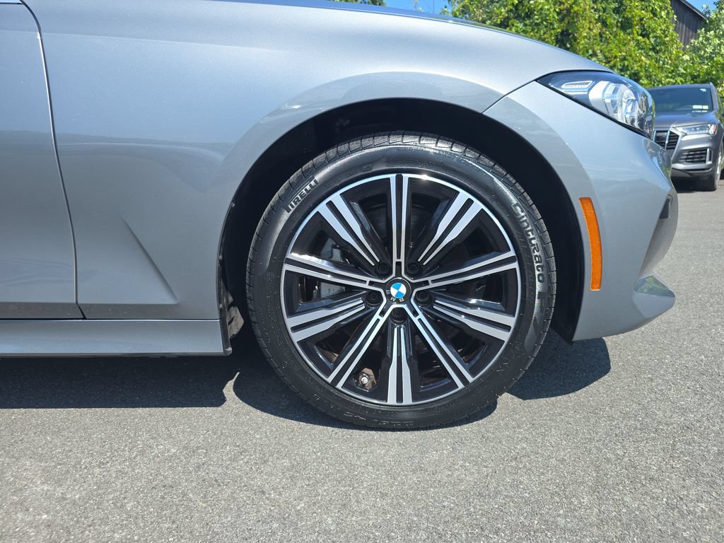 Certified 2025 BMW 330i xDrive Sedan AWD/4WD image 26