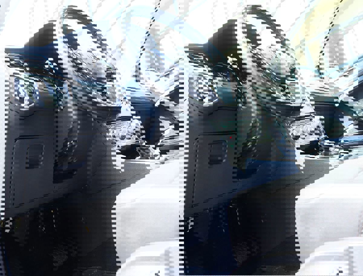 Used 2018 Volkswagen Golf SE image 40