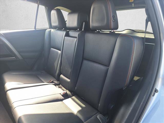 Used 2016 Toyota RAV4 SE image 14