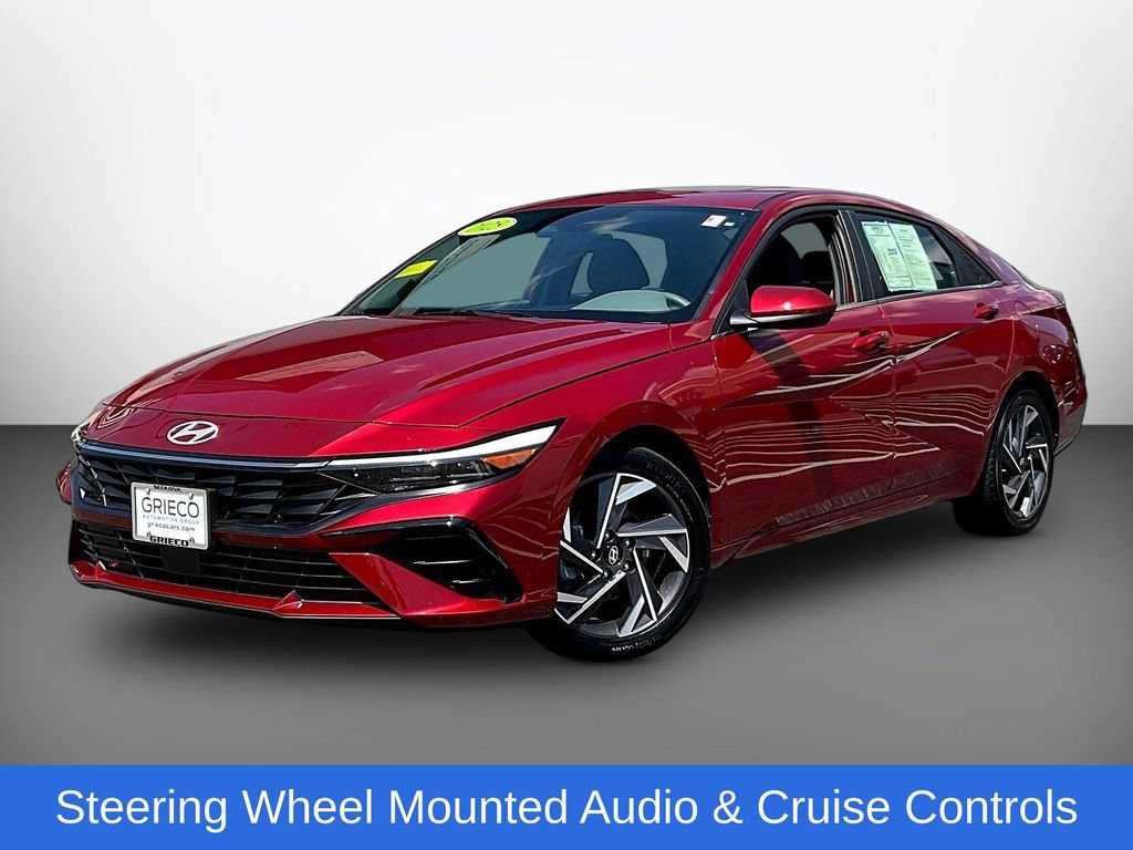 Used 2025 Hyundai Elantra SEL FWD image 3
