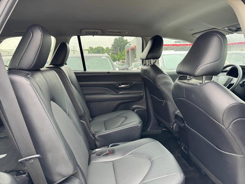 Certified 2024 Toyota Grand Highlander AWD image 10