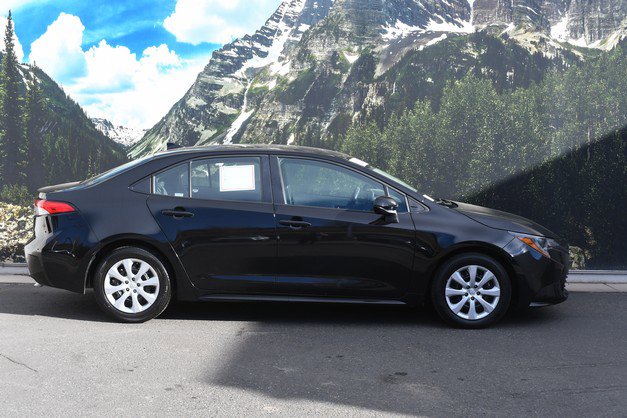 Certified 2025 Toyota Corolla LE image 2