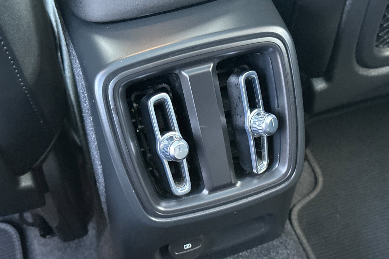 Certified 2023 Volvo C40 P8 Recharge Plus AWD/4WD image 15