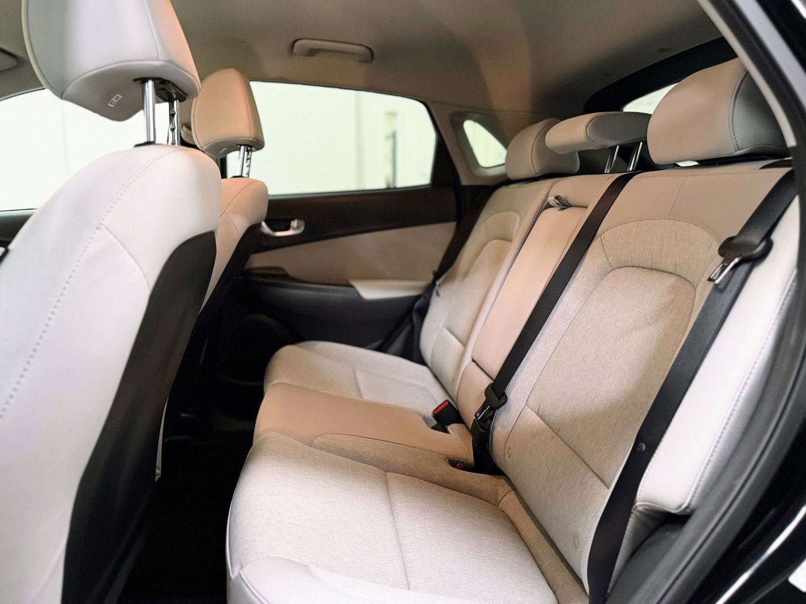 Used 2023 Hyundai Kona SE image 16