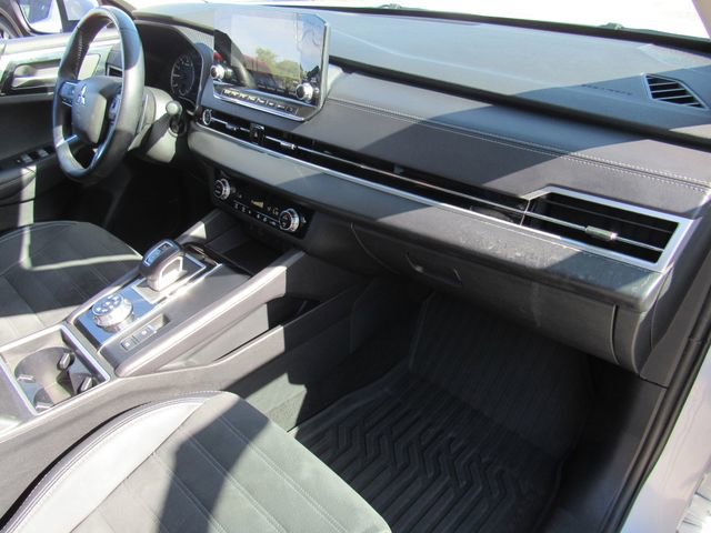 Used 2024 Mitsubishi Outlander SE AWD/4WD image 12