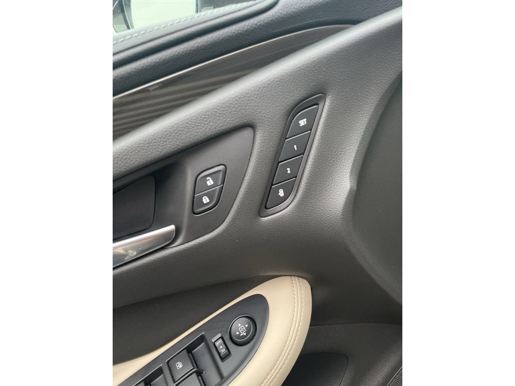 Used 2020 Buick Envision Essence FWD image 15