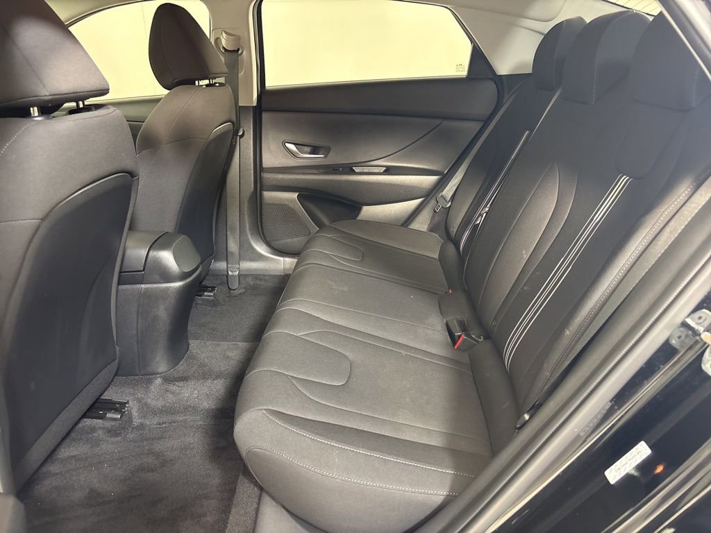 Used 2023 Hyundai Elantra SEL image 18