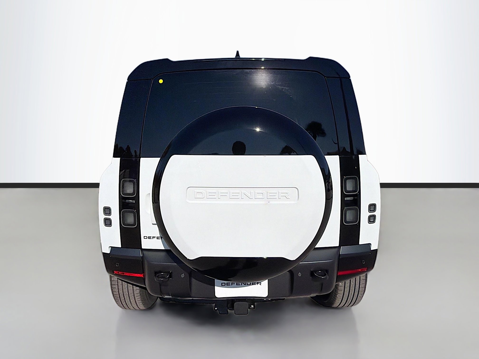 New 2026 Land Rover Defender 110 X-Dynamic SE image 4