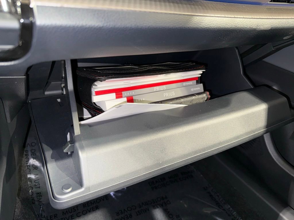 Used 2024 Toyota Prius XLE image 30