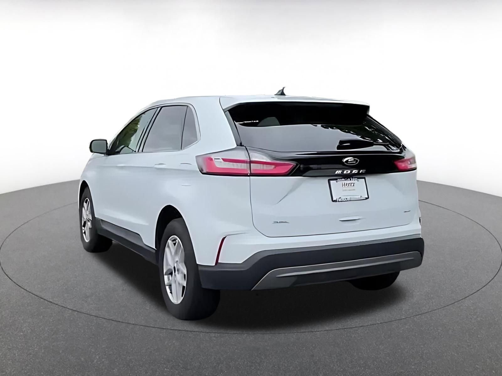 Used 2024 Ford Edge SEL image 10