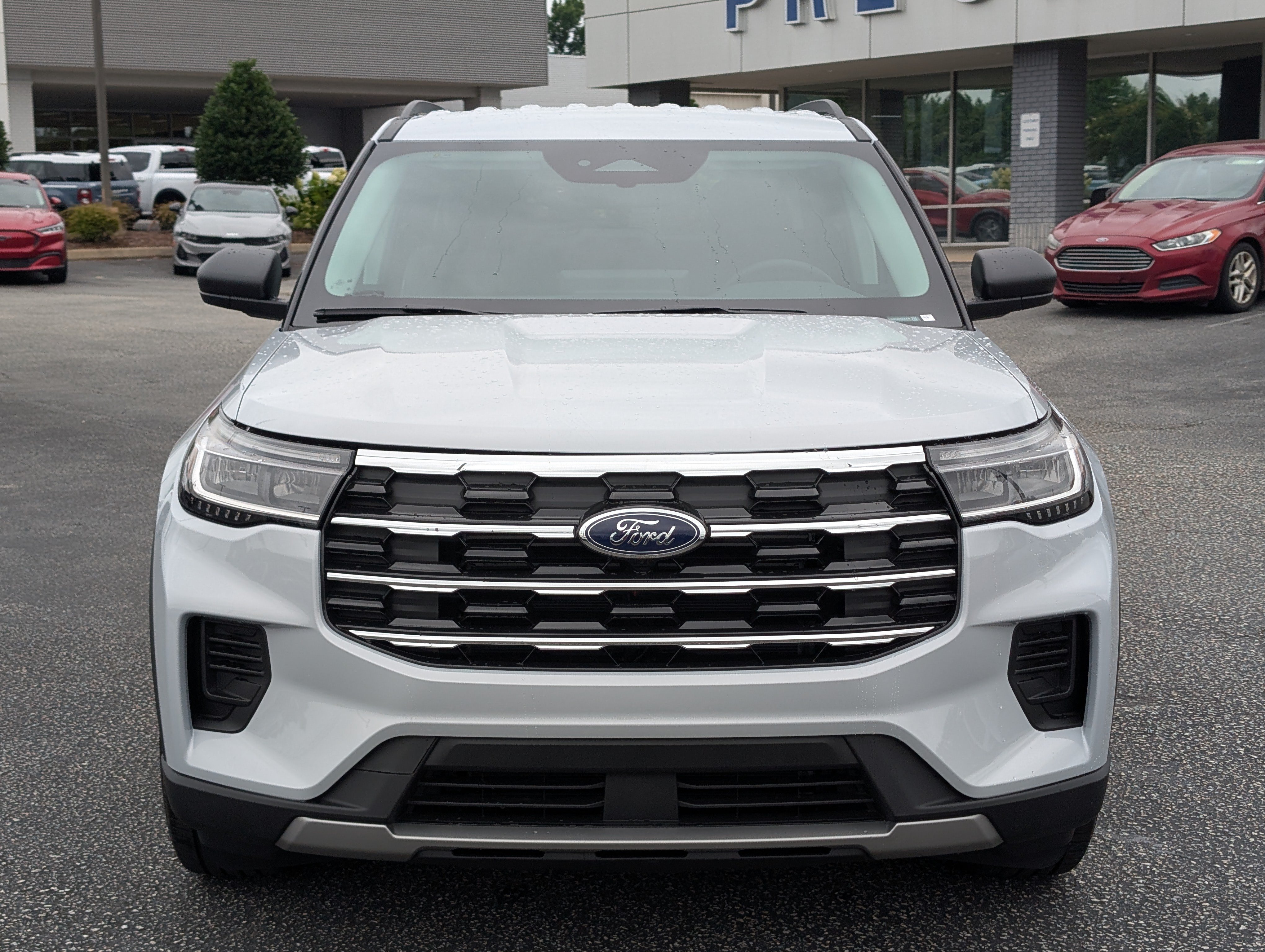 New 2026 Ford Explorer Active RWD image 3