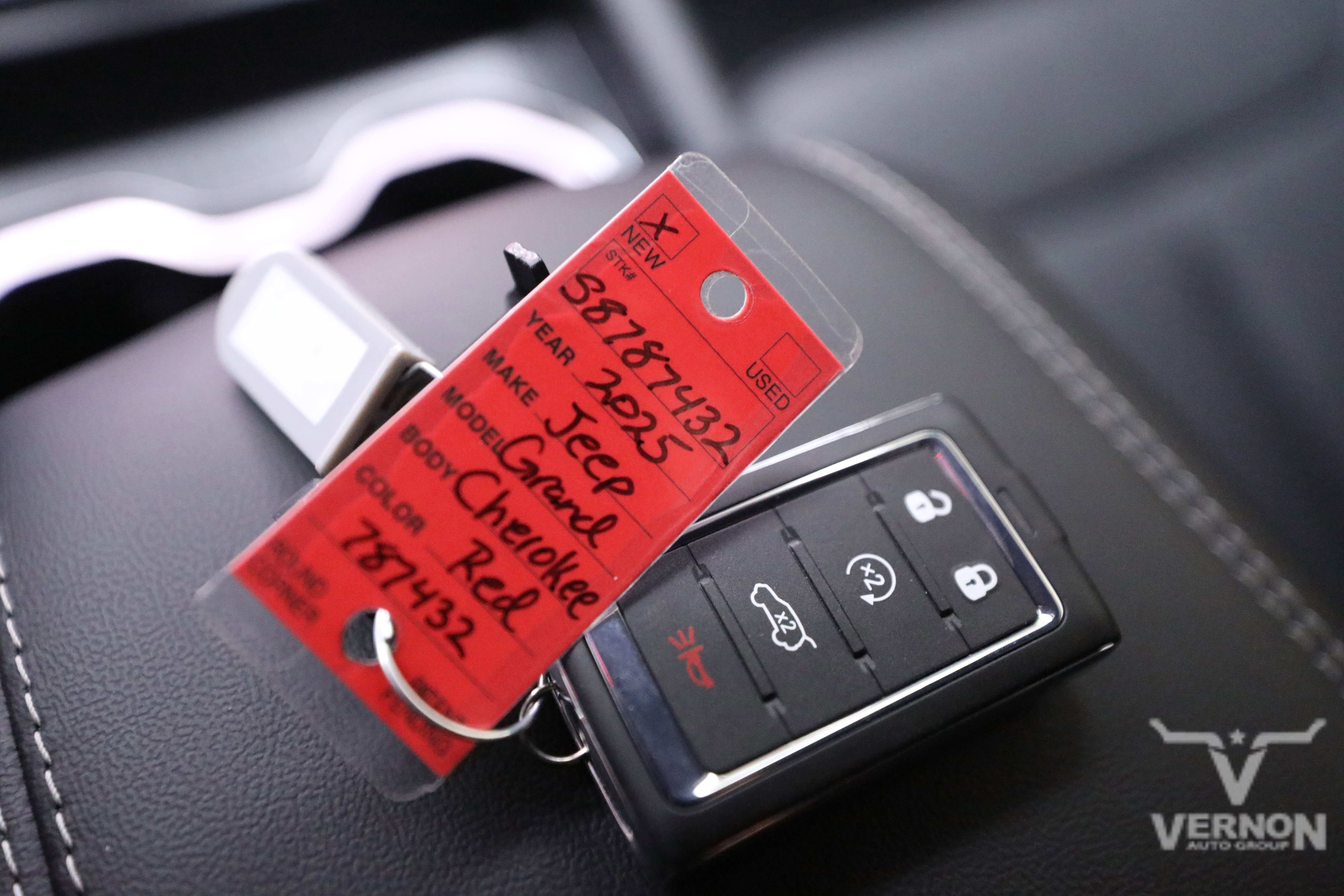 New 2025 Jeep Grand Cherokee L Limited w/ Black Appearance Package image 35