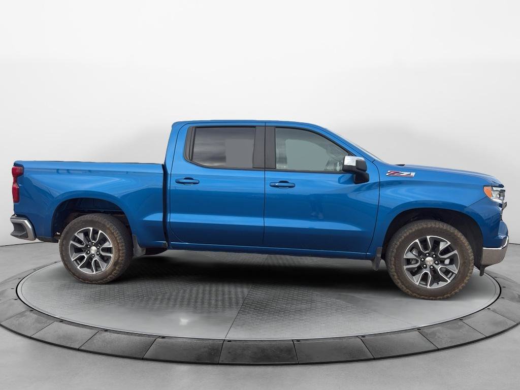 Used 2023 Chevrolet Silverado 1500 LT w/ Z71 Off-Road Package image 4