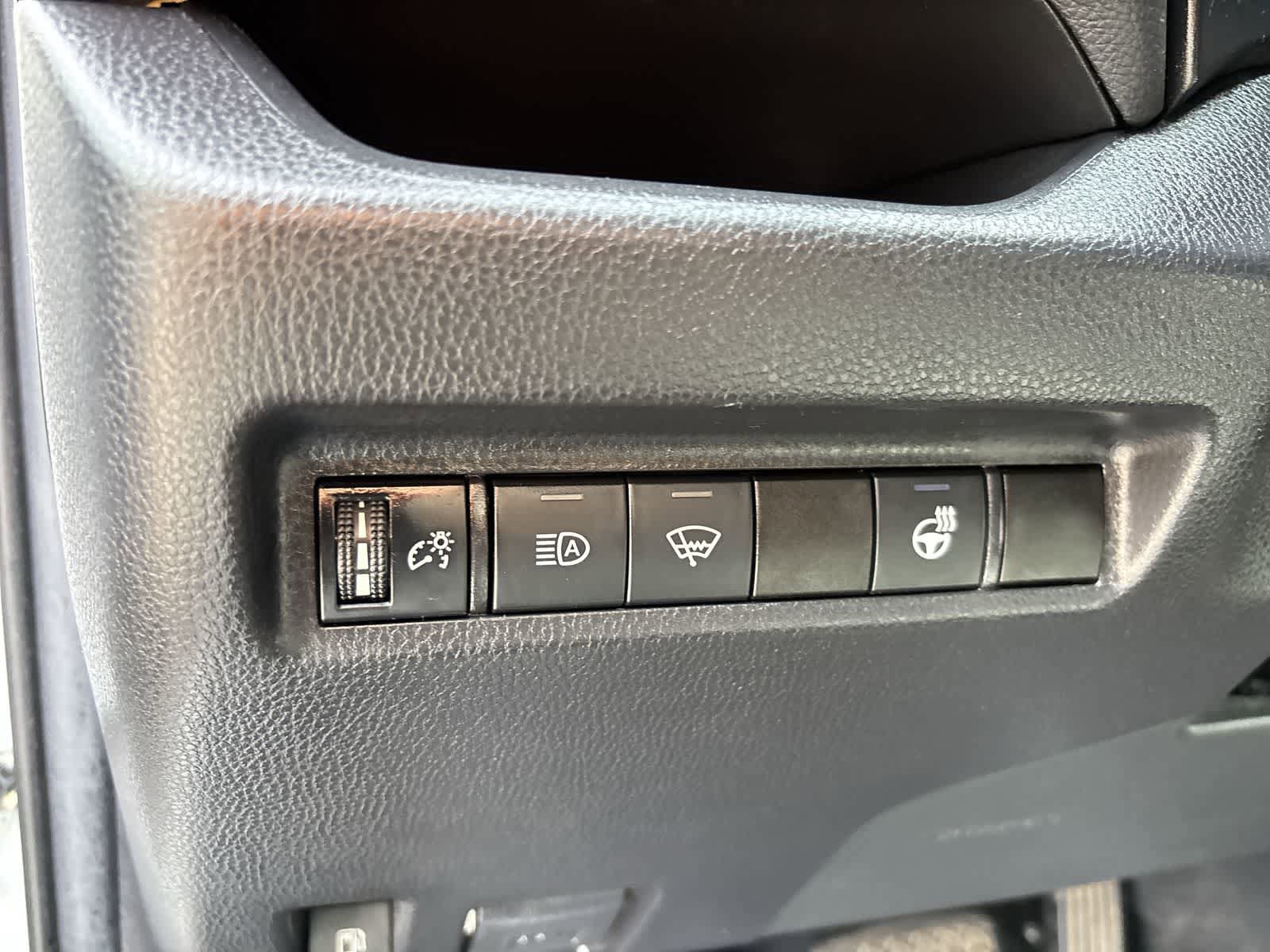 Used 2021 Toyota RAV4 XLE w/ XLE Grade Weather Package AWD/4WD image 11