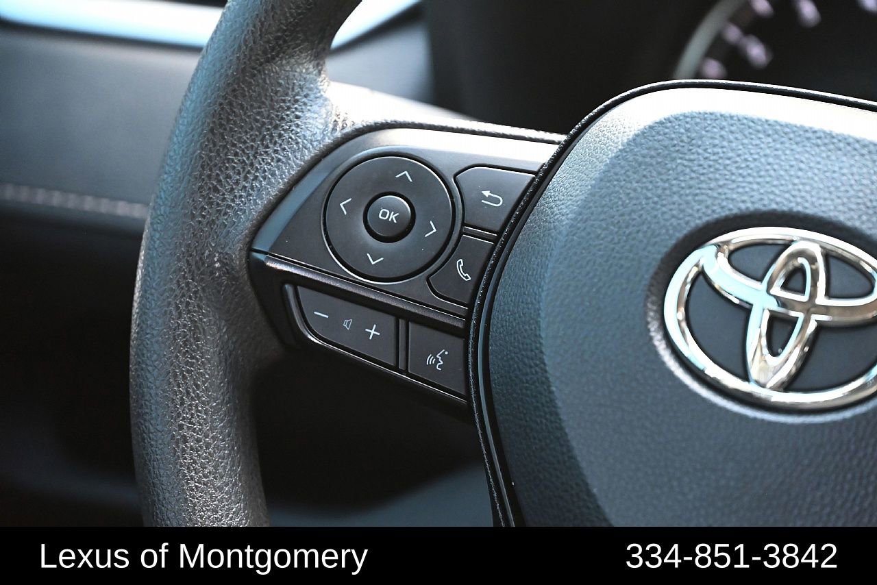 Used 2022 Toyota RAV4 LE image 17