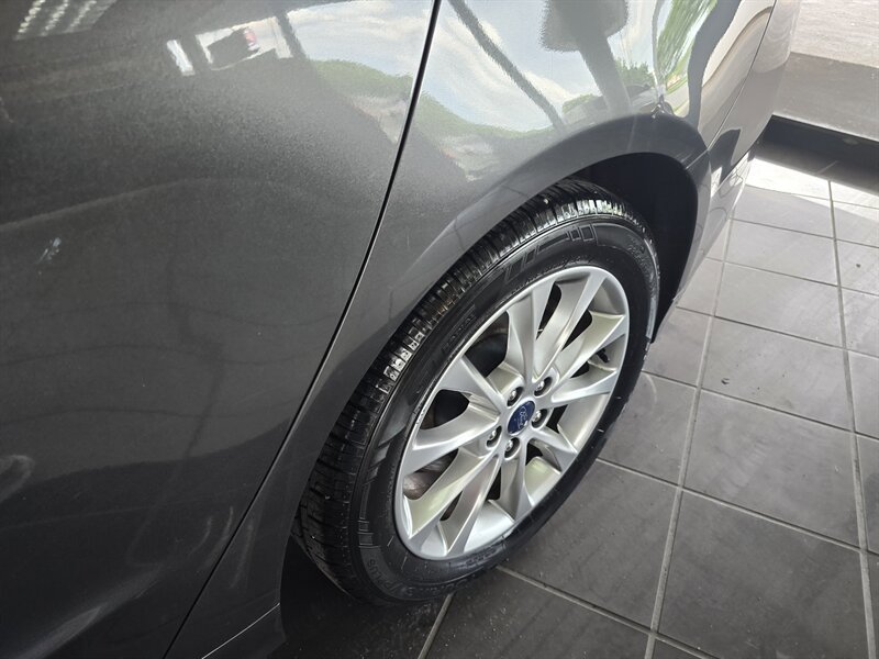 Used 2017 Ford Fusion SE w/ Fusion SE Technology Package FWD image 28