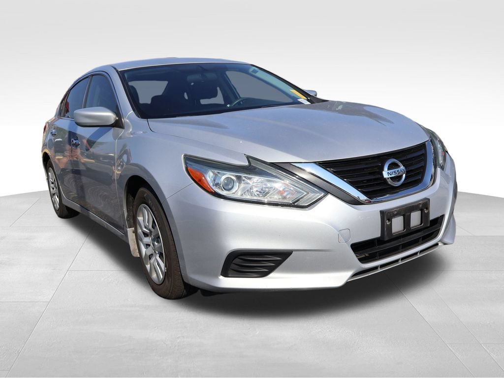 Used 2017 Nissan Altima 2.5 S w/ Power Driver Seat Package FWD image 9