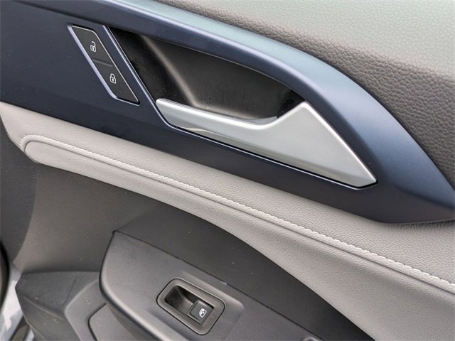 Used 2024 Volkswagen Taos SE image 28