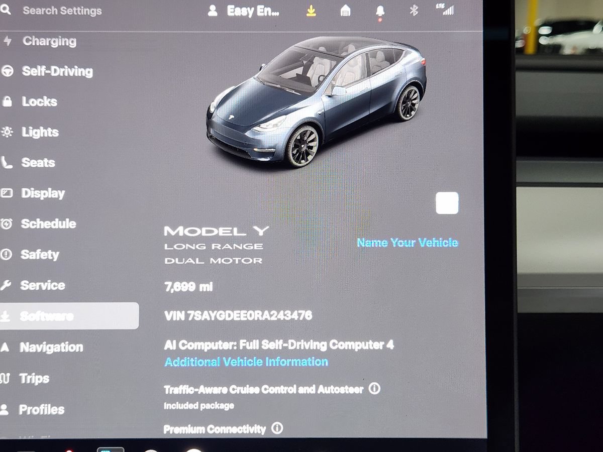 Used 2024 Tesla Model Y Long Range AWD/4WD image 38