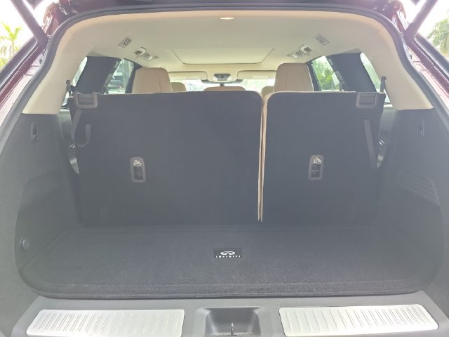 Used 2023 INFINITI QX60 Luxe w/ Cargo Package FWD image 9
