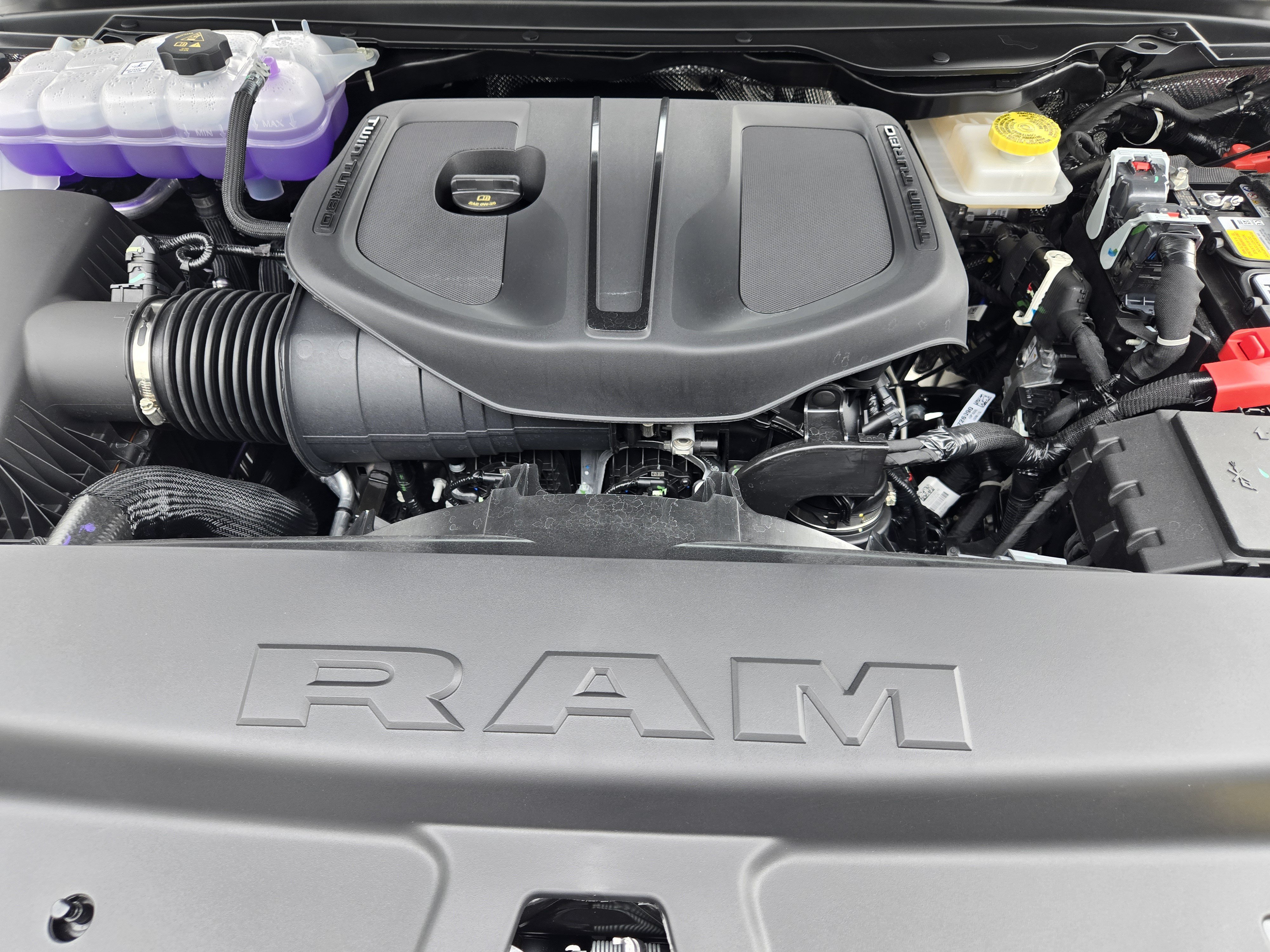 New 2026 RAM 1500 Laramie AWD/4WD image 22
