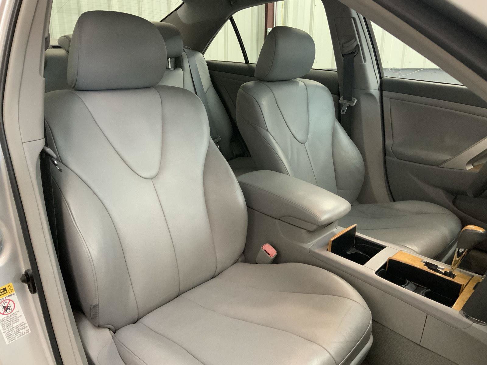 Used 2007 Toyota Camry XLE FWD image 6