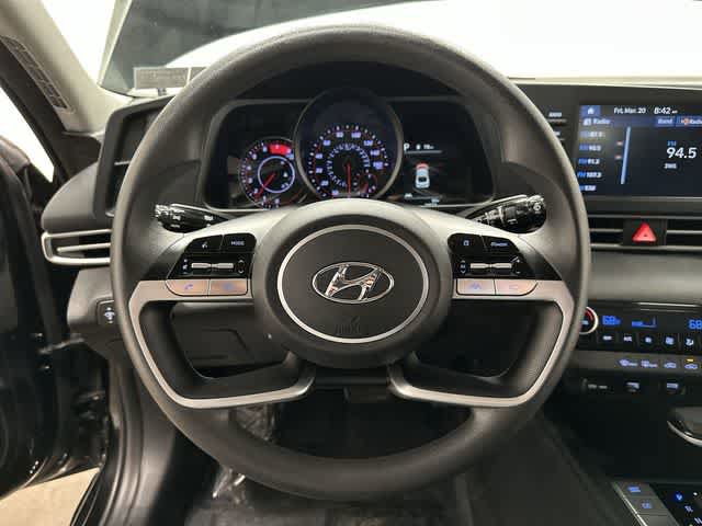 Used 2023 Hyundai Elantra SEL w/ Winter Weather Package FWD image 7