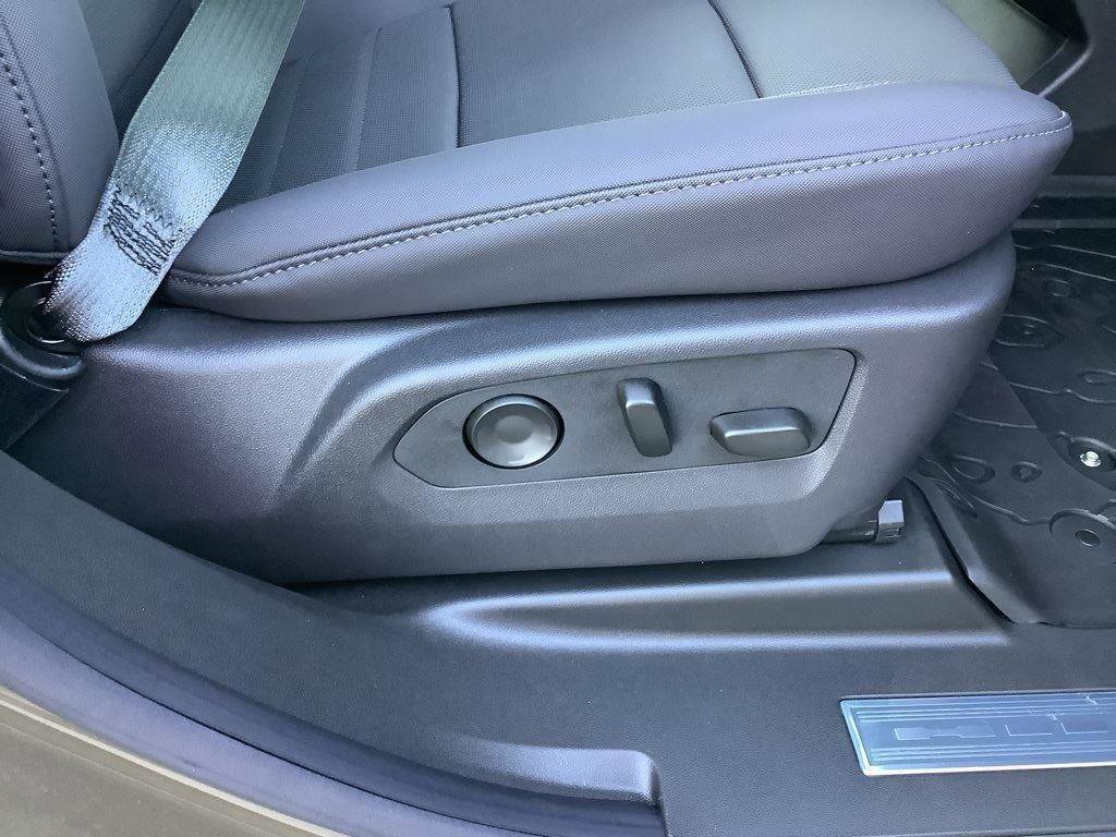 New 2025 GMC Hummer EV 2X AWD/4WD image 64